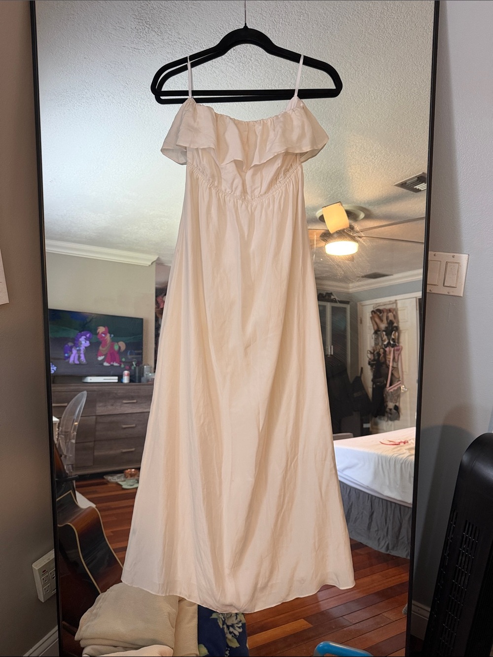 Ladies silk strapless dress